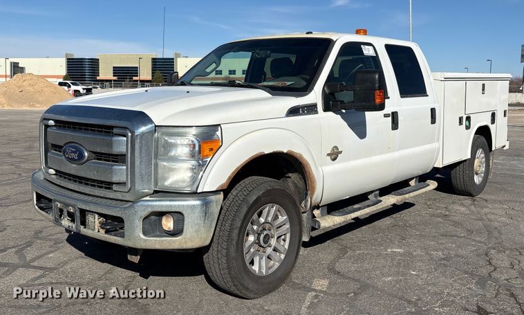 2015 Ford F250 Super Duty XLT Crew Cab utility bed pickup truck - EC8122