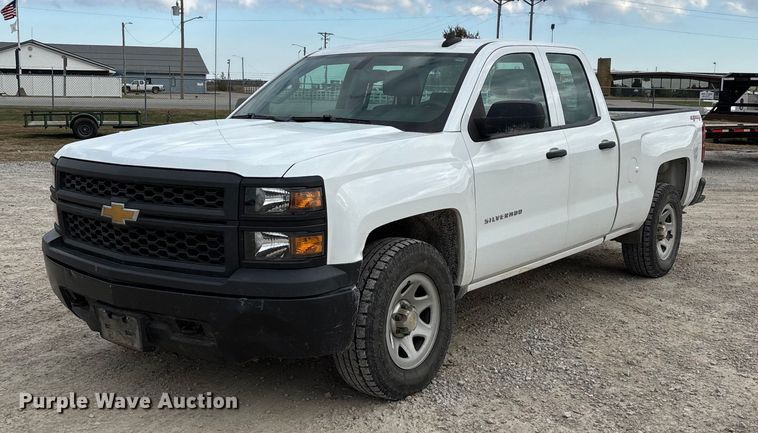 2015 Chevrolet Silverado 1500 Double Cab pickup truck - ED2344