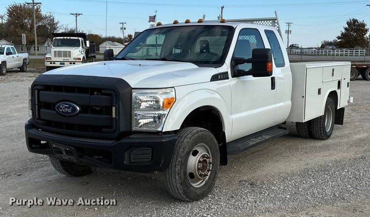 2016 Ford F350 Super Duty utility bed pickup truck - ED2350