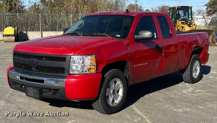 2009 Chevrolet Silverado Ext. Cab pickup truck - ED2365