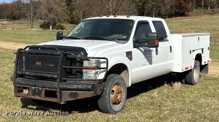 2009 Ford F350 Super Duty  Crew Cab utility bed pickup truck - ED2375