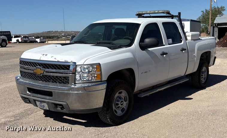 2013 Chevrolet Silverado 2500HD Crew Cab pickup truck - EF6141