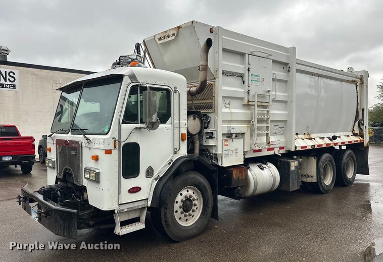 2008 Peterbilt PB320 refuse truck - EL0067