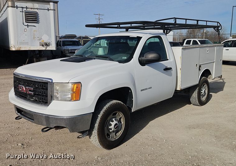 2012 GMC Sierra 2500HD utility bed pickup truck - EO4813