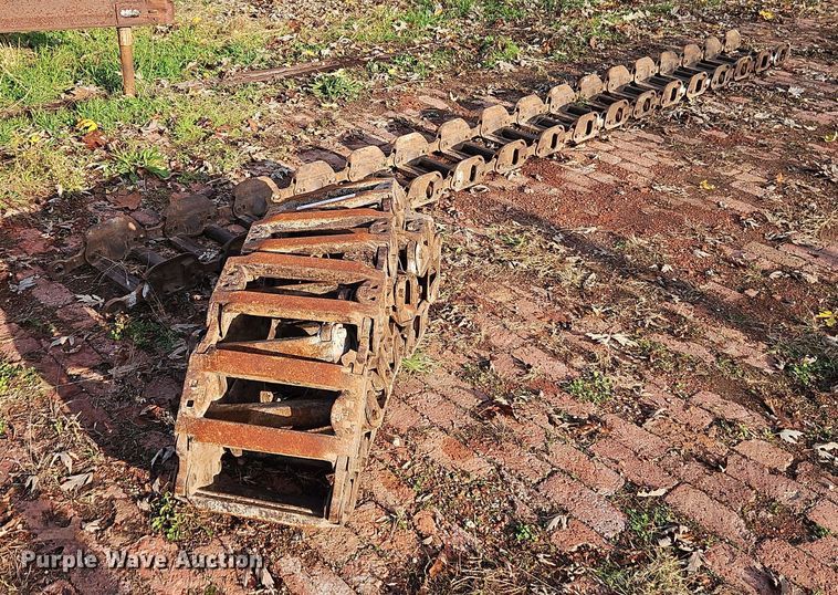 Over the tire skid steer tracks - EO4843