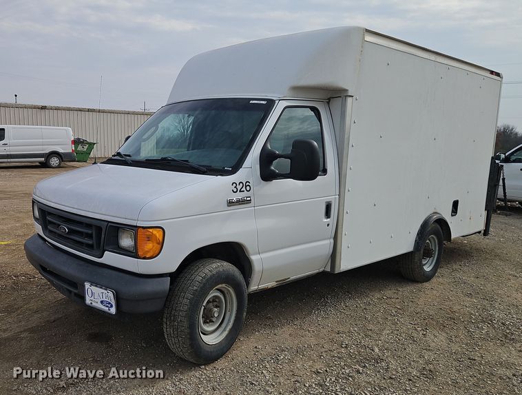 2007 Ford E-350 box truck - EO4856