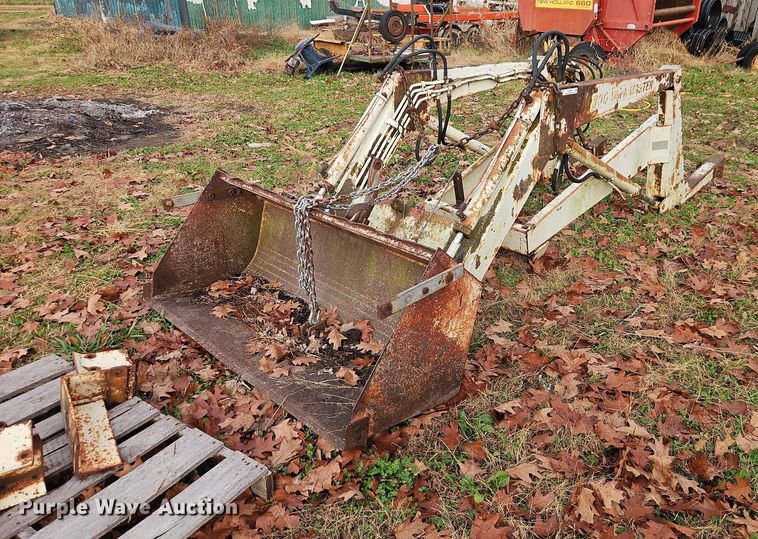 Great Bend 800 Workmaster loader - EO4860