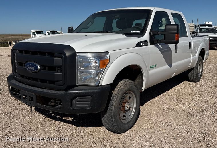 2013 Ford F250 Crew Cab pickup truck - EP0927