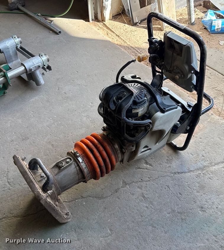 Multiquip MTX-70 plate compactor - EP2530