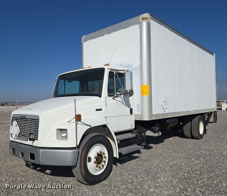 2002 Freightliner FL70 box truck - ET5256