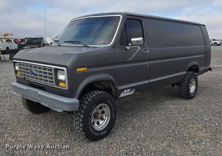 1991 Ford E150 Pathfinder van - ET5257