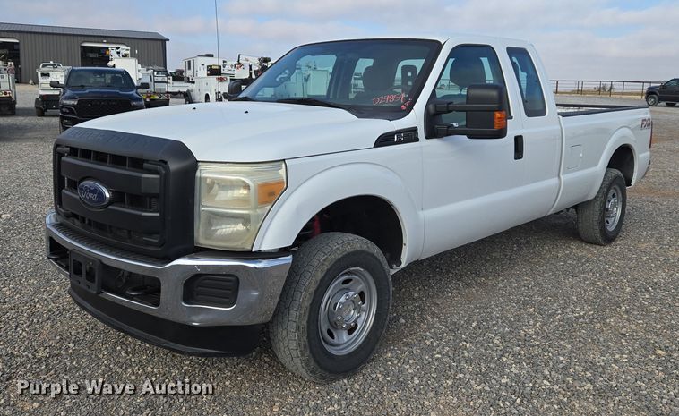 2015 Ford F250 Super Duty SuperCab pickup truck - ET5260
