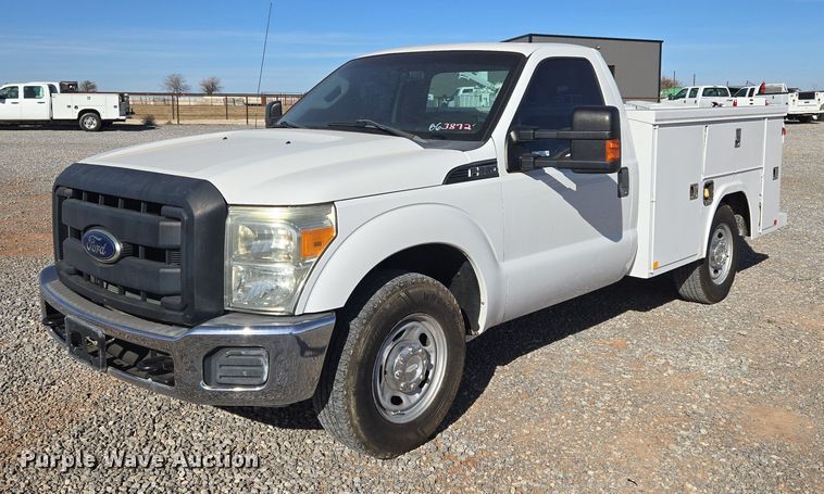 2013 Ford F250 Super Duty utility bed pickup truck - ET5269