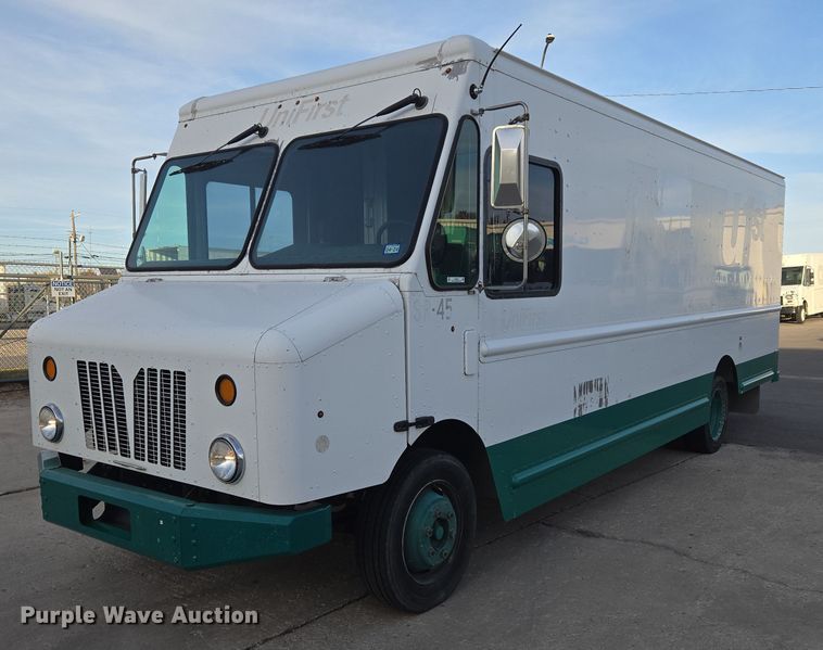 2014 Freightliner MT45 delivery truck - ET5270