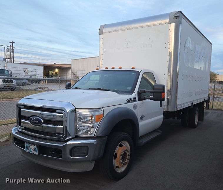 2013 Ford F550 Super Duty box truck - ET5272