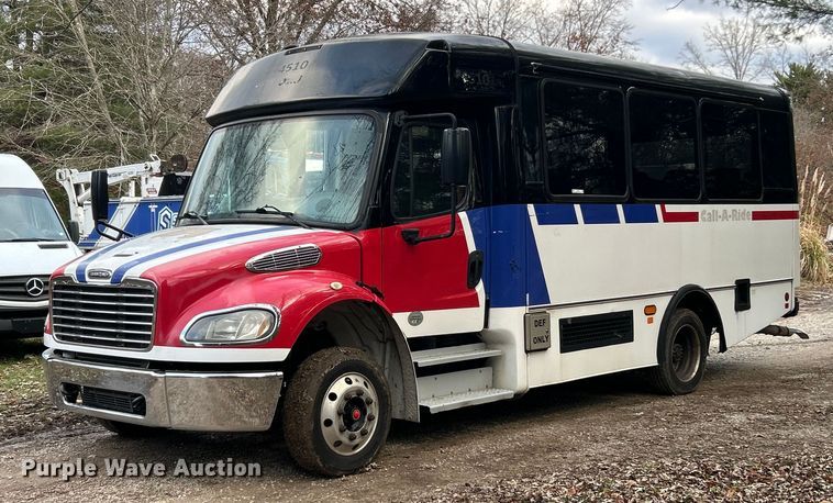 2015 Freightliner M2 shuttle bus - ET6718
