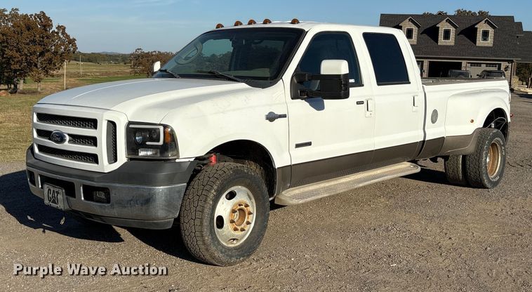 2007 Ford F-350 Crew Cab pickup truck - ET7249