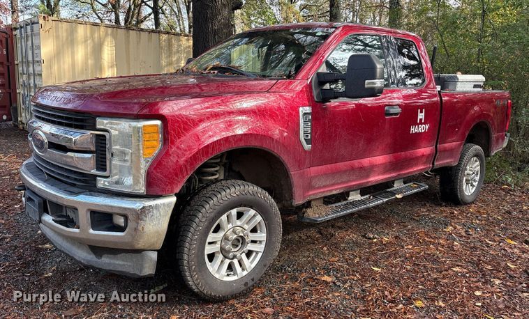 2017 Ford F250 Super Duty SuperCab pickup truck - ET7340