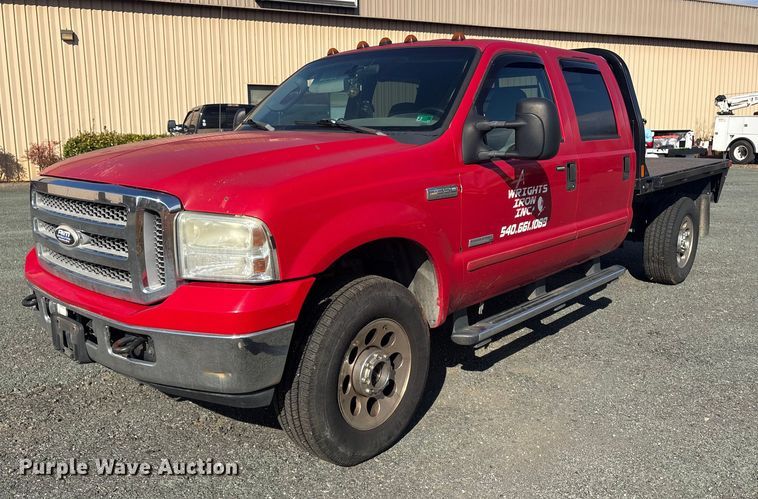 2005 Ford F350 Super Duty XLT Crew Cab flatbed pickup truck - ET8616