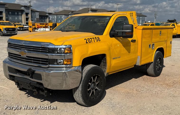 2018 Chevrolet Silverado 3500HD utility bed pickup truck - EU5068