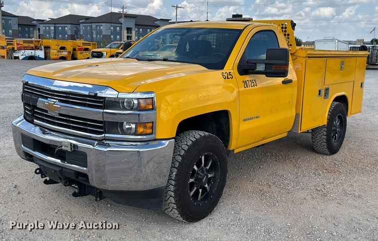 2018 Chevrolet Silverado 3500HD utility bed pickup truck - EU5070