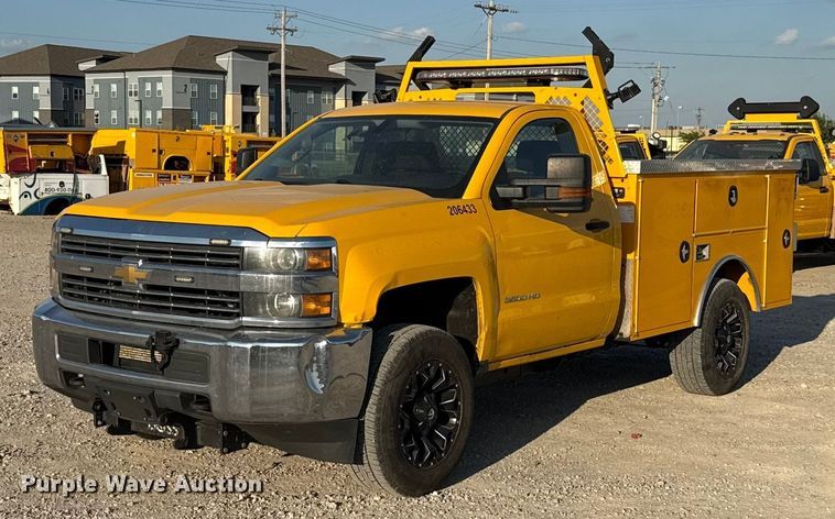 2018 Chevrolet Silverado 3500HD utility bed pickup truck - EU5077