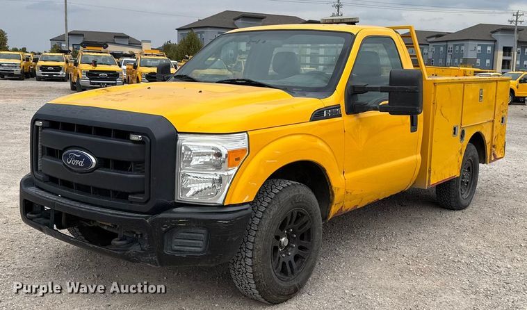 2015 Ford F350 Super Duty XL utility bed pickup truck - EU5195