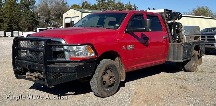 2014 RAM 3500 Crew Cab flatbed pickup truck - EU5400