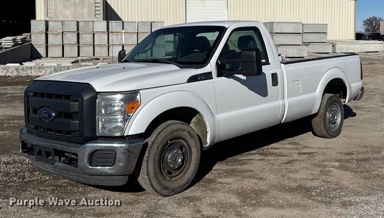 2014 Ford F250 pickup truck - EU6455