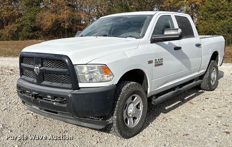 2017 RAM 3500 Crew Cab pickup truck - EV3270