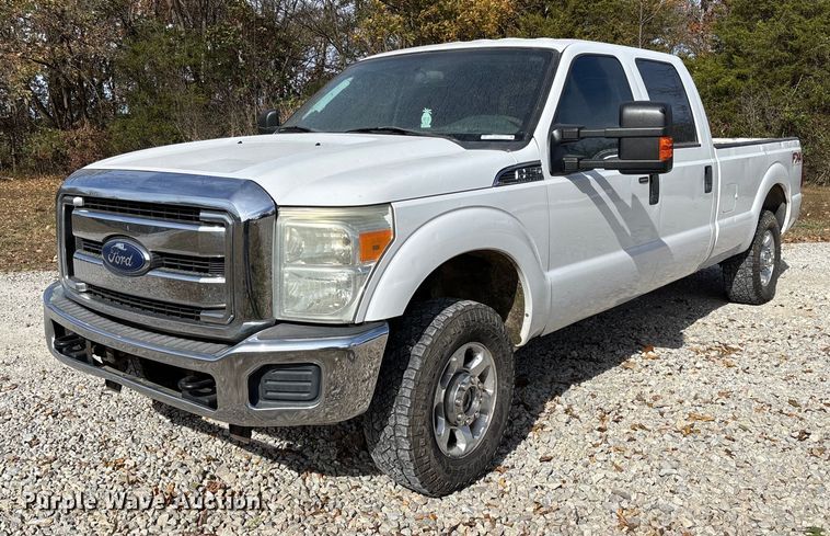 2014 Ford F250 Super Duty Crew Cab pickup truck - EV3276