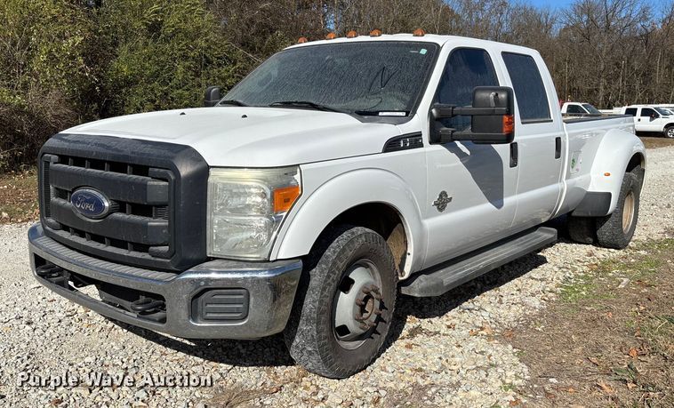 2015 Ford F350 Super Duty Crew Cab pickup truck - EV3278