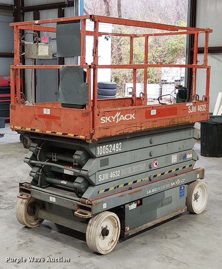SkyJack SJIII 4632 scissor lift - FB4526