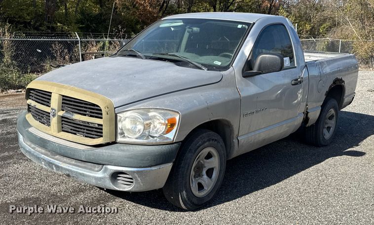 2006 Dodge Ram 1500  pickup truck - FK0572