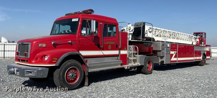 2000 Freightliner FL112 tractor-drawn aerial fire truck - YA1212