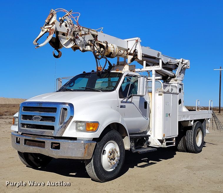 2007 Ford F750 digger derrick truck - DP5140