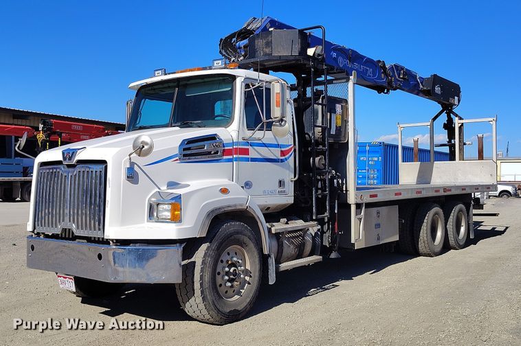 2016 Western Star 4700SB crane truck - DP5143