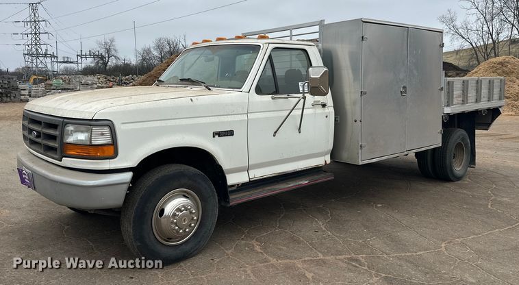 1993 Ford F450 Super Duty flatbed truck - DT6442