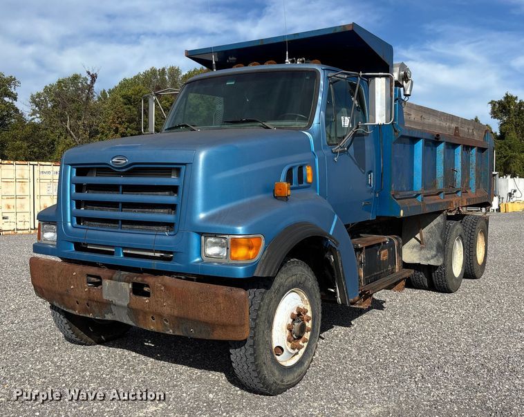 1999 Sterling dump truck - DU1473