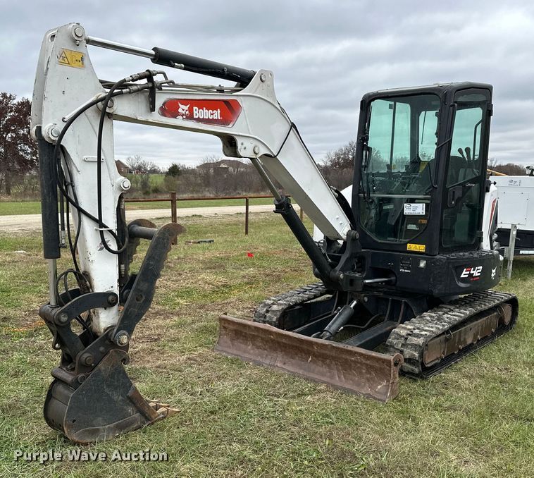 2022 Bobcat E42 mini excavator - DV0756