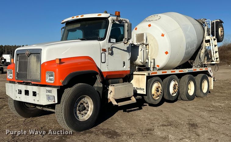 2005 International 5500i ready mix truck - DW4353