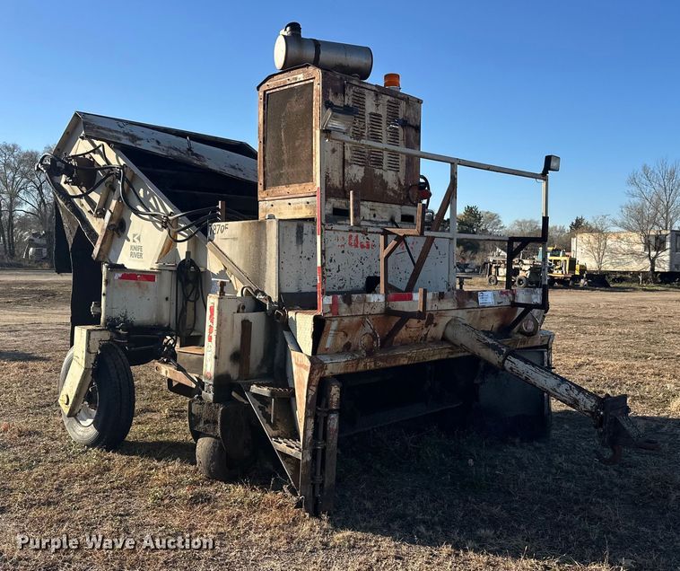 Cedar Rapids windrow elevator - DW4362