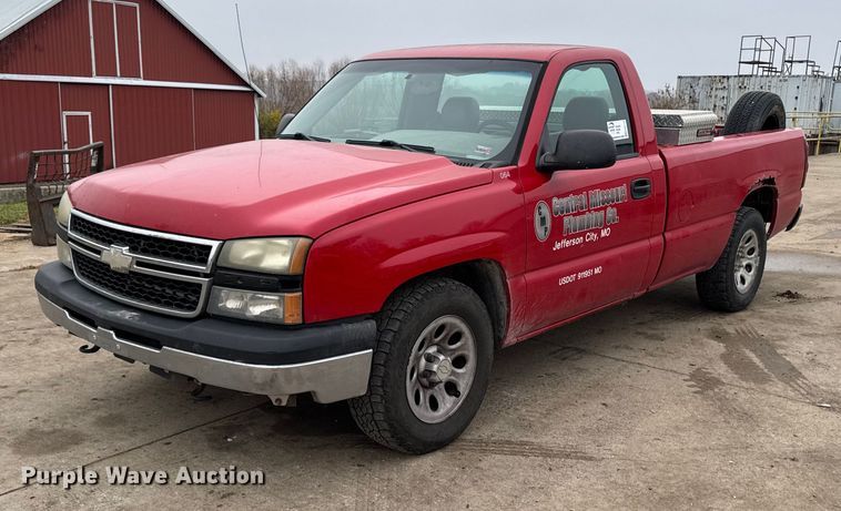 2006 Chevrolet Silverado 1500 pickup truck - EA2113