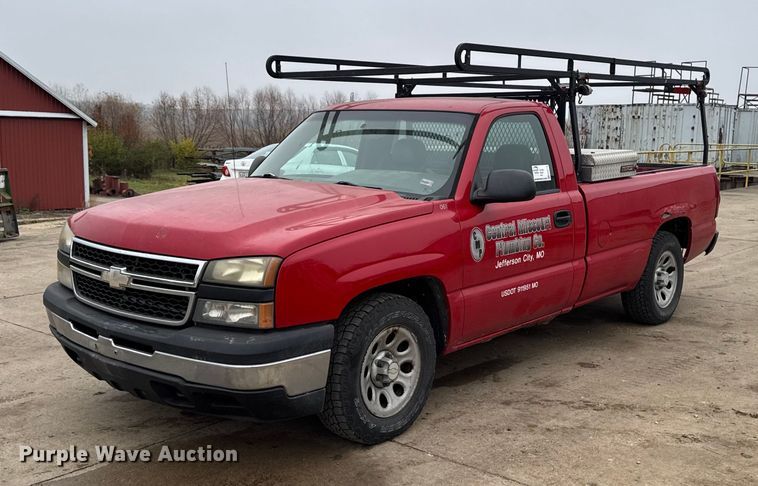 2006 Chevrolet Silverado 1500 pickup truck - EA2115