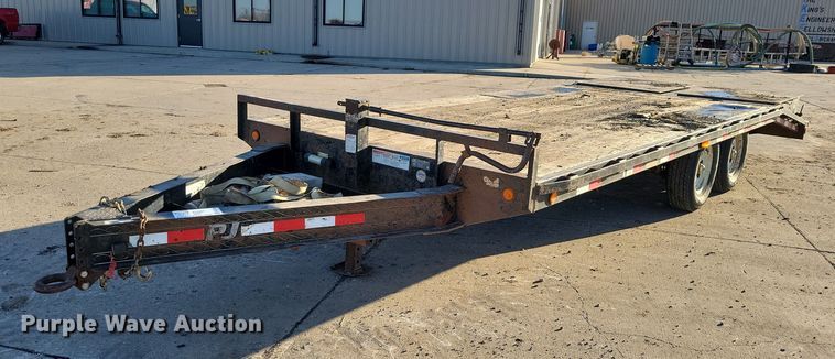2015 PJ F8202 equipment trailer - EA2736