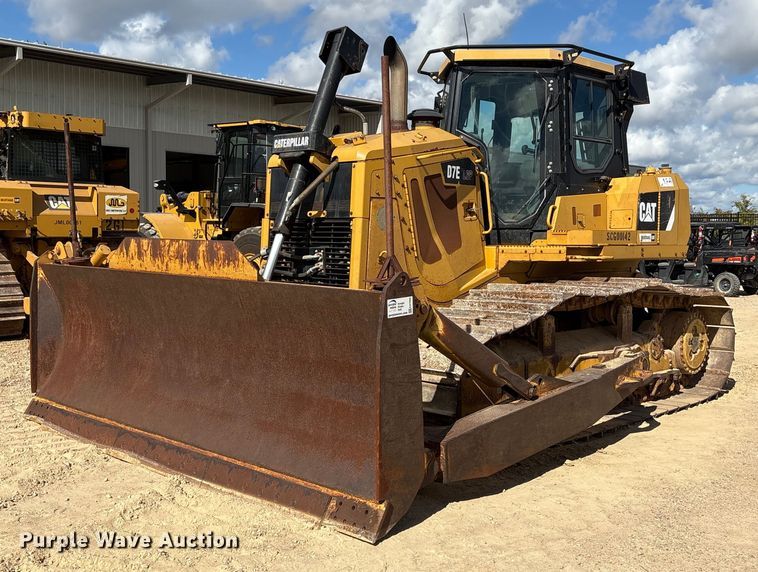 2011 Caterpillar D7E LGP dozer - EA7092