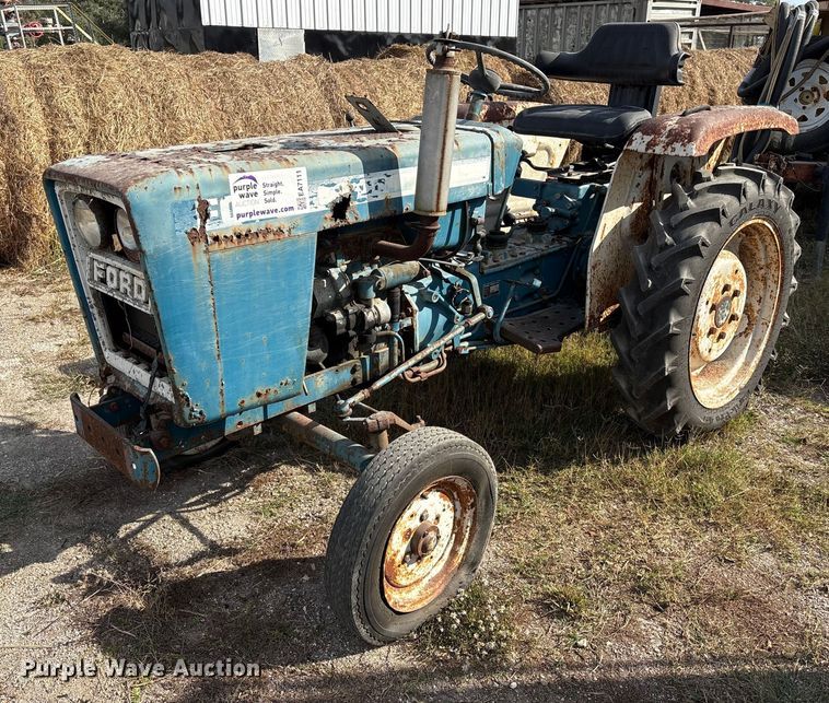 1979 Ford 1300 tractor - EA7111