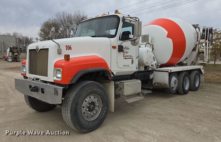 2006 International PayStar 5500i ready mix truck - EB1156