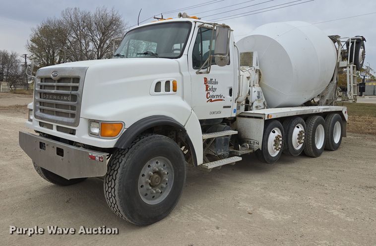 2004 Sterling L9500 ready mix truck - EB1157