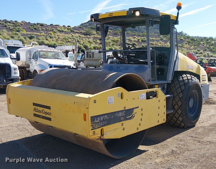 2017 Dynapac CA2500D single drum vibratory roller - EC1346
